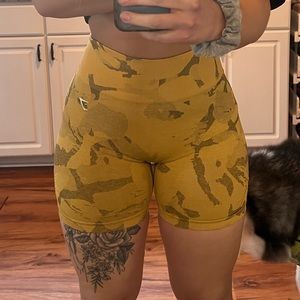 Gymshark Adapt Camo Seamless Shorts (M)